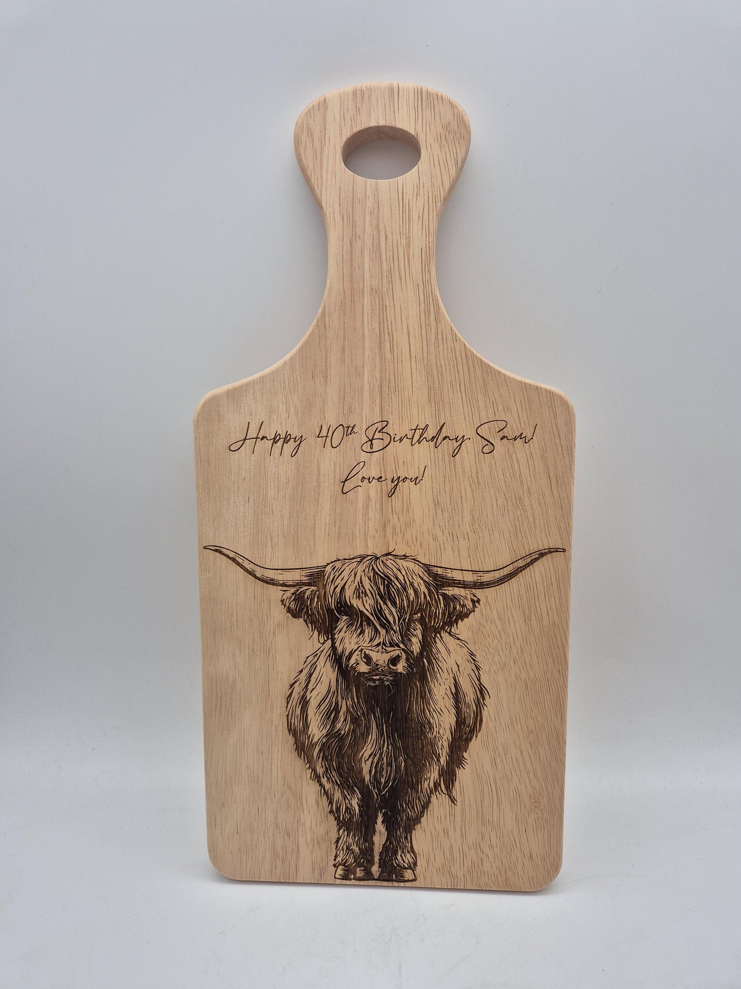Personalised Highland Cow Chopping Board – Engraved Wooden Kitchen Gift
