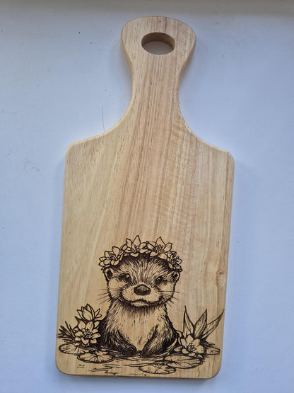 Personalised Otter Cutting Board – Custom Engraved Wooden Kitchen Gift