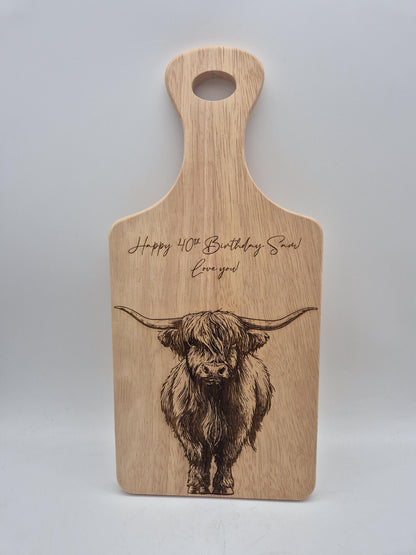 Personalised Highland Cow Chopping Board – Engraved Wooden Kitchen Gift