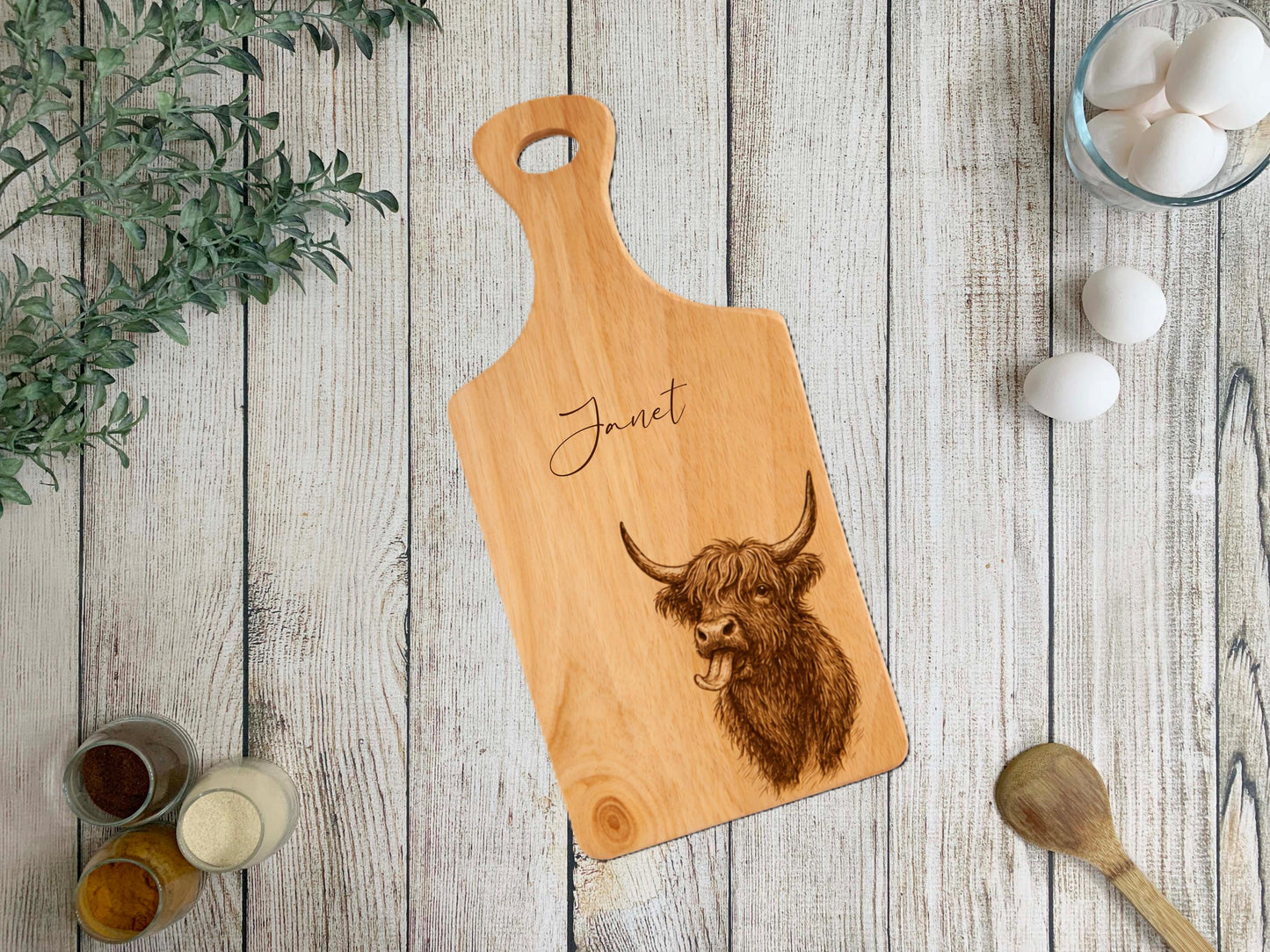 Personalised Wooden Highland Cow Chopping Board – Custom Engraved Kitchen Gift