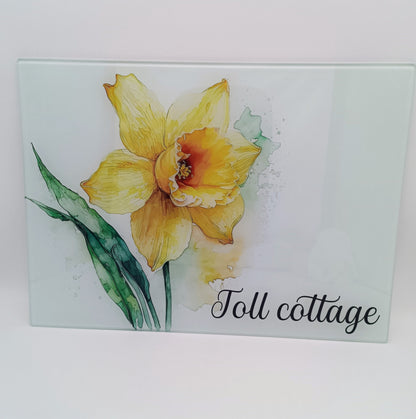 Personalised Daffodil Glass Chopping Board – Floral Kitchen Gift | Cheese Board & Worktop Saver