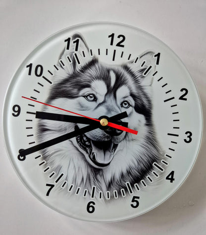 Alaskan Malamute Glass Wall Clock – 20cm & 30cm | Dog Lover Home Décor Gift